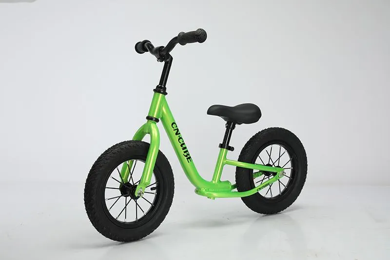 Alumiiniseoksesta valmistettu lasten tasapainoauto